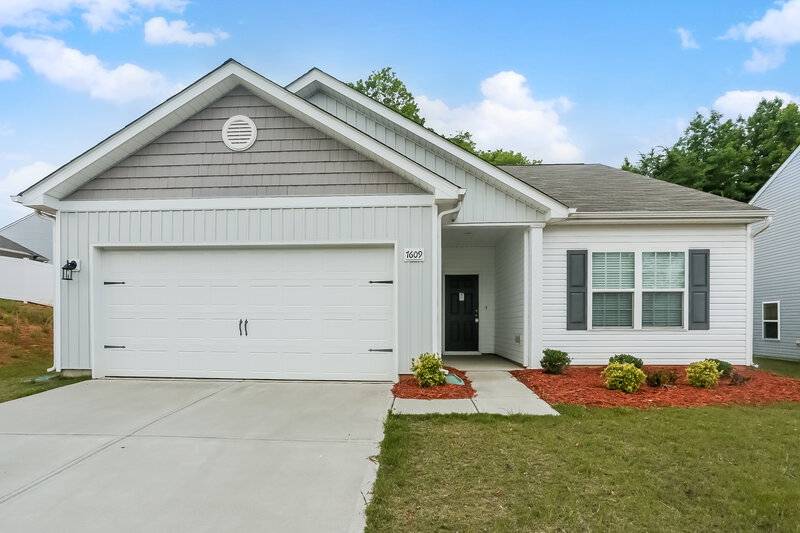 2,130/Mo, 7609 Malden Park Dr Charlotte, NC 28215 External View