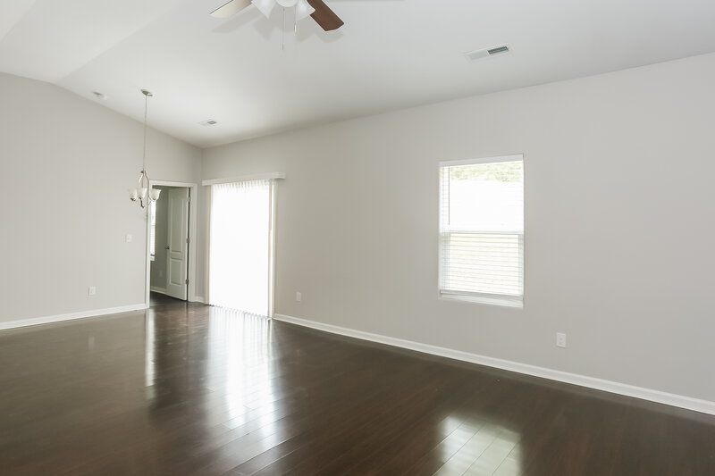 2,130/Mo, 7609 Malden Park Dr Charlotte, NC 28215 Living Room View