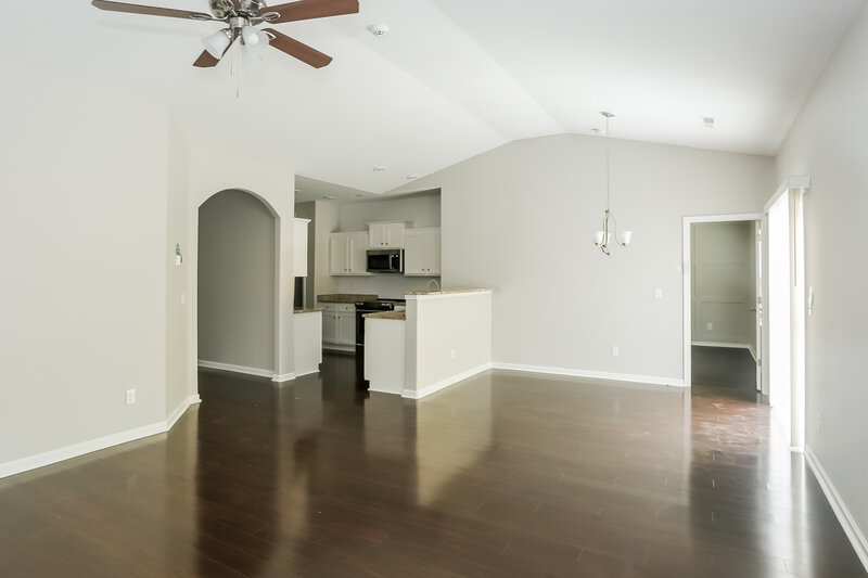 2,130/Mo, 7609 Malden Park Dr Charlotte, NC 28215 Living Room View 2