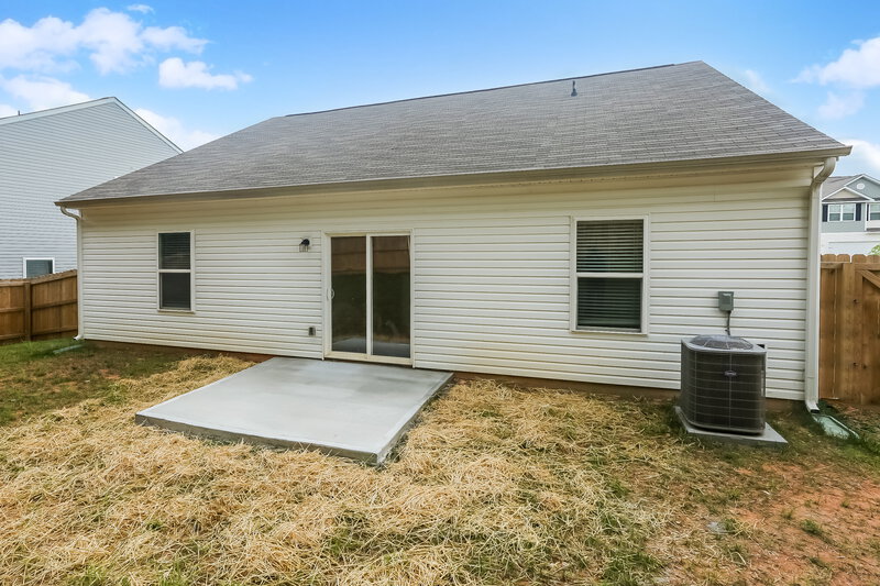 2,130/Mo, 7609 Malden Park Dr Charlotte, NC 28215 Rear View 2
