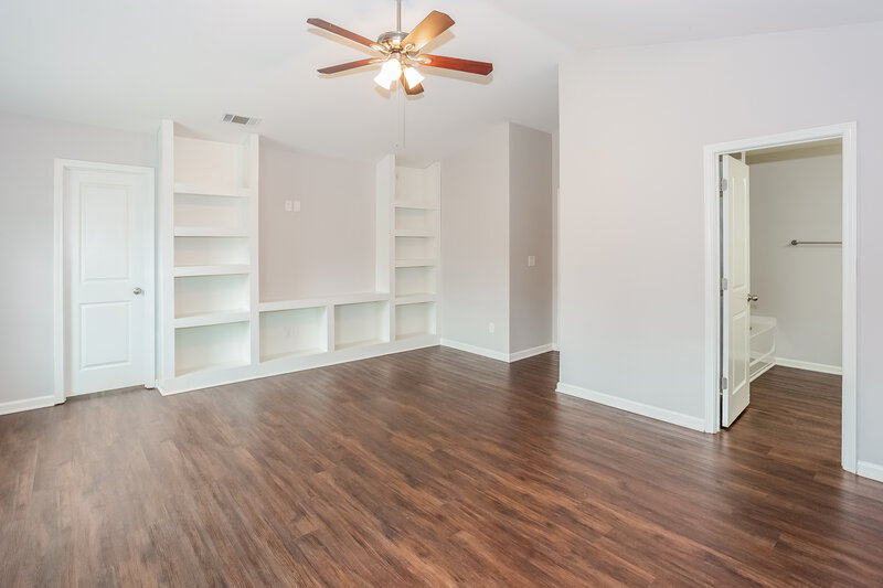 2,125/Mo, 5313 Park Brook Dr Charlotte, NC 28269 Main Bedroom View