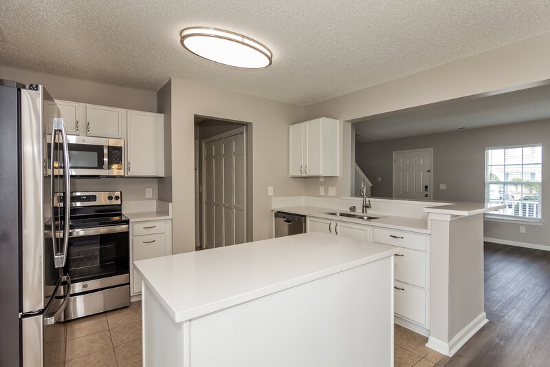 1,815/Mo, 9809 Holly Park Dr Charlotte, NC 28214 Kitchen View 2