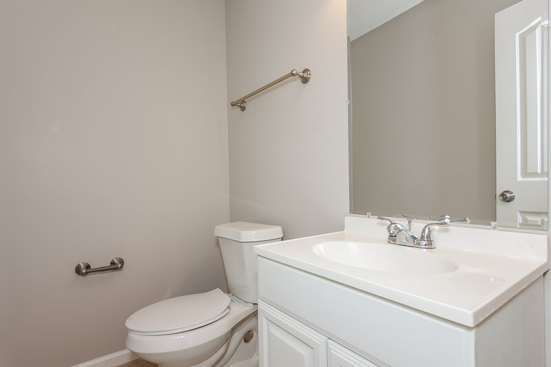 1,815/Mo, 9809 Holly Park Dr Charlotte, NC 28214 Bathroom View