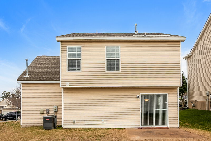 1,815/Mo, 9809 Holly Park Dr Charlotte, NC 28214 Rear View