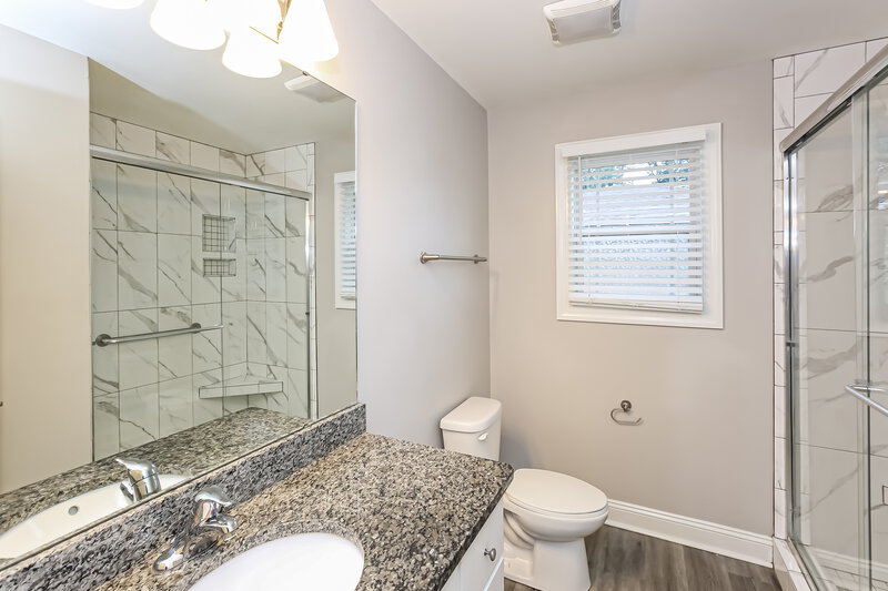 1,890/Mo, 3861 Sarah Dr NW Concord, NC 28027 Main Bathroom View