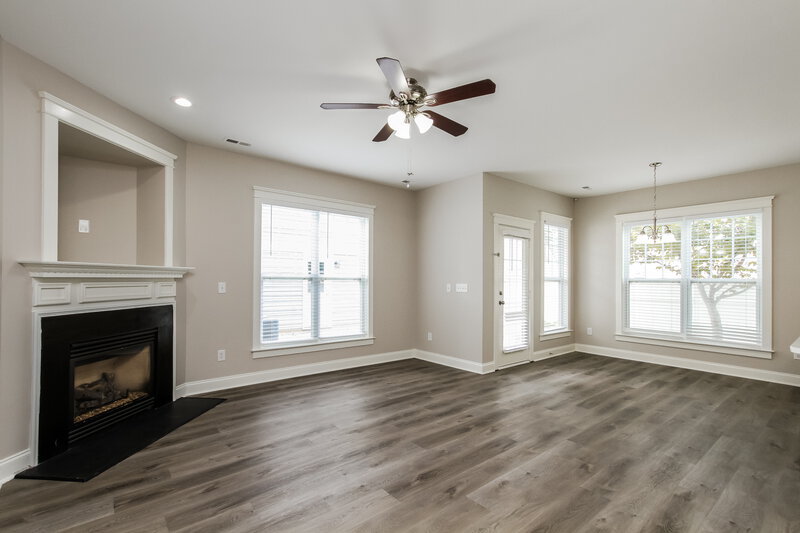 2,625/Mo, 8116 Bud Henderson Rd Huntersville, NC 28078 Living Room View 2