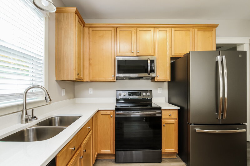 2,625/Mo, 8116 Bud Henderson Rd Huntersville, NC 28078 Kitchen View