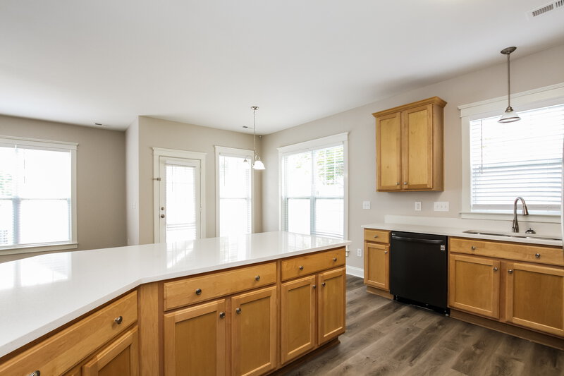 2,625/Mo, 8116 Bud Henderson Rd Huntersville, NC 28078 Kitchen View 2