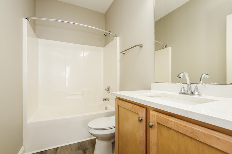 2,625/Mo, 8116 Bud Henderson Rd Huntersville, NC 28078 Bathroom View