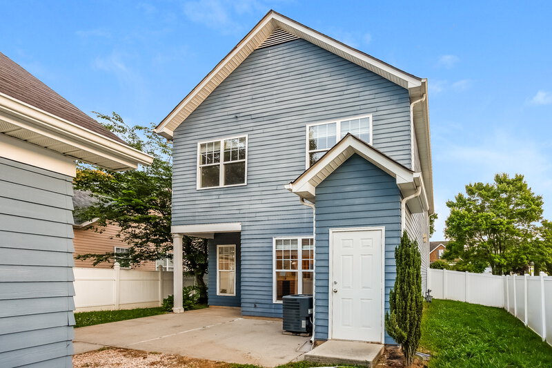2,520/Mo, 8116 Bud Henderson Rd Huntersville, NC 28078 Rear View