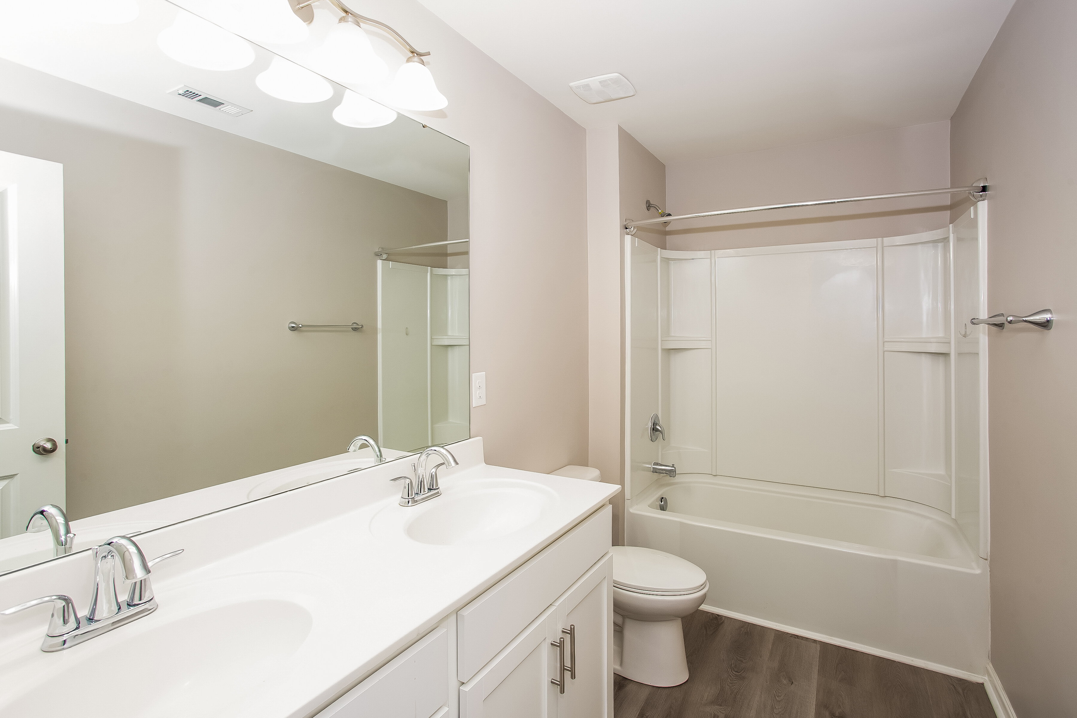 2,610/Mo, 582 Shellbark Dr Concord, NC 28025 Bathroom View