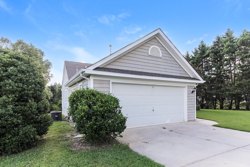 2,115/Mo, 2904 Dairy Farm Dr Monroe, NC 28110 Front View 2