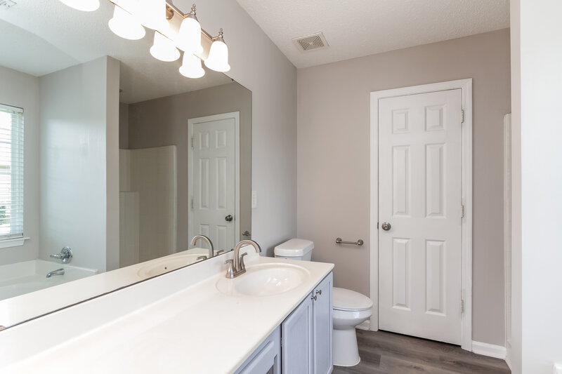 2,115/Mo, 2904 Dairy Farm Dr Monroe, NC 28110 Main Bathroom View