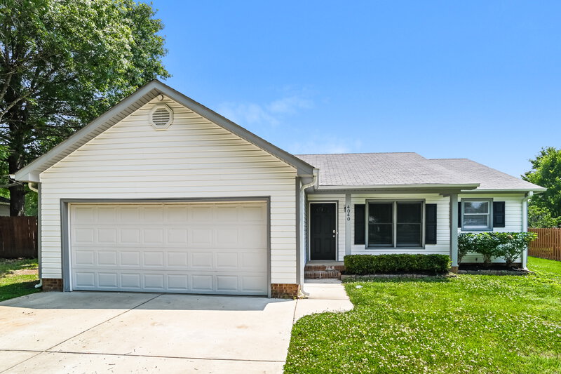 2,130/Mo, 4040 Coopersdale Rd Charlotte, NC 28273 External View