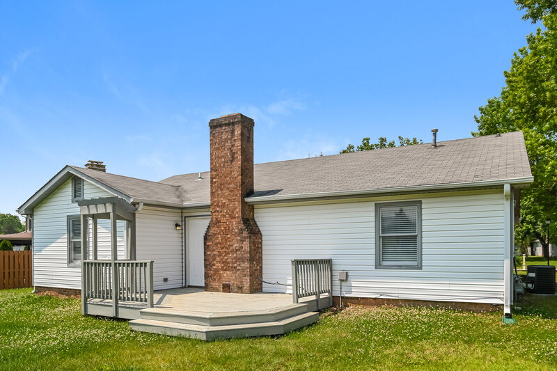 2,130/Mo, 4040 Coopersdale Rd Charlotte, NC 28273 Rear View