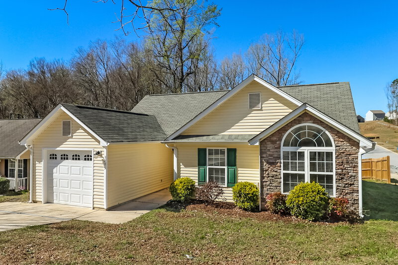 1,875/Mo, 3205 Forest Creek Ct Gastonia, NC 28052 Front View