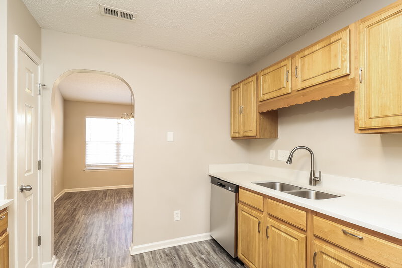 1,875/Mo, 3205 Forest Creek Ct Gastonia, NC 28052 Kitchen View 2