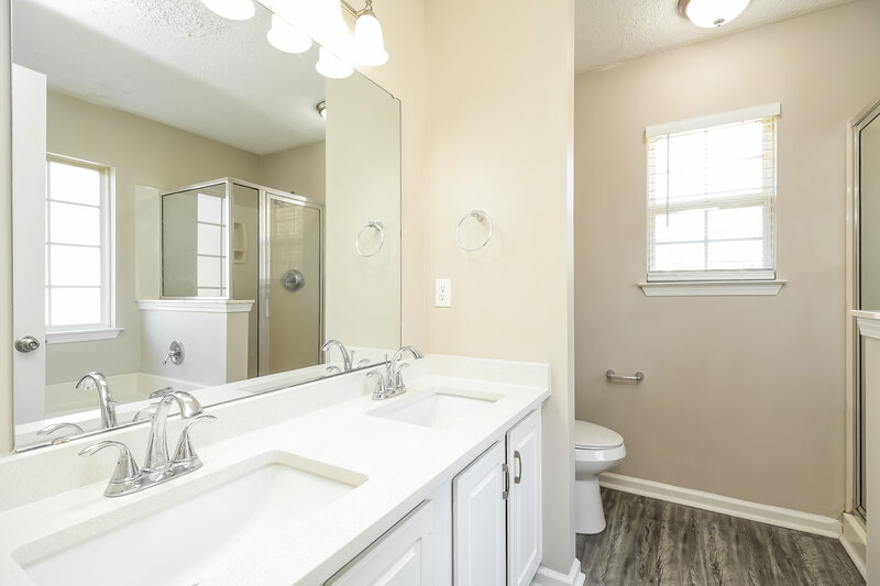 1,875/Mo, 3205 Forest Creek Ct Gastonia, NC 28052 Main Bathroom View