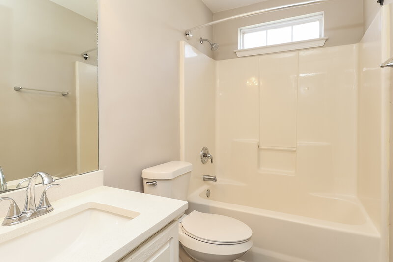 1,875/Mo, 3205 Forest Creek Ct Gastonia, NC 28052 Bathroom View