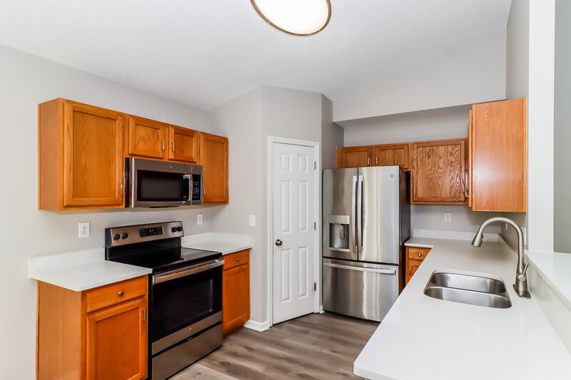 1,870/Mo, 135 Winborne Dr Mooresville, NC 28115 Kitchen View 2