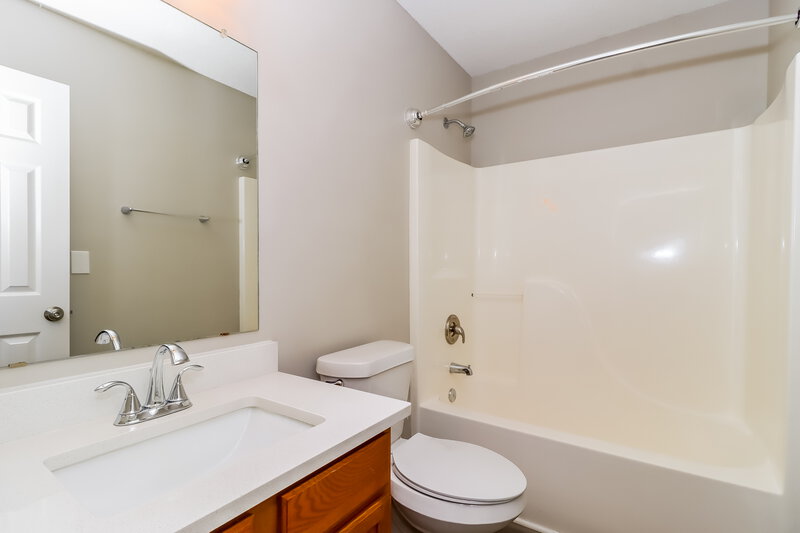 1,870/Mo, 135 Winborne Dr Mooresville, NC 28115 Bathroom View