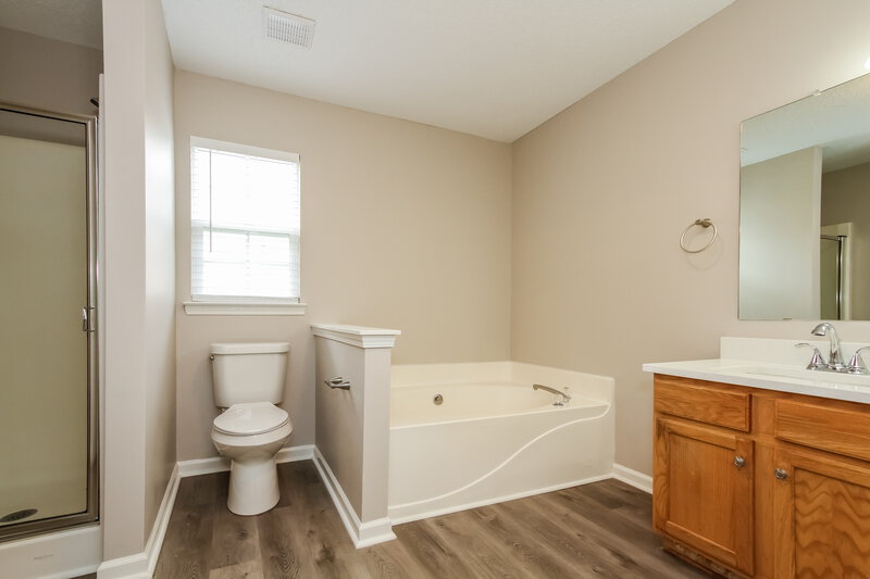 1,940/Mo, 128 Bosburg Dr Mooresville, NC 28115 Main Bathroom View