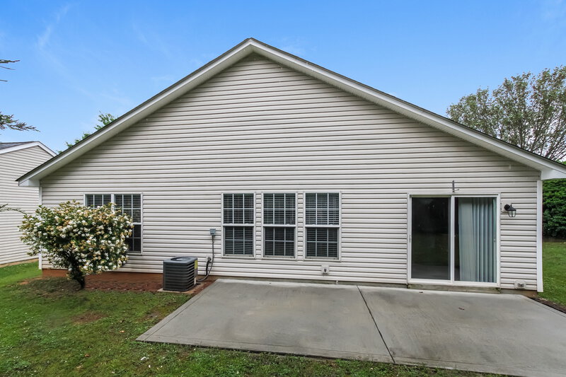 1,940/Mo, 128 Bosburg Dr Mooresville, NC 28115 Rear View