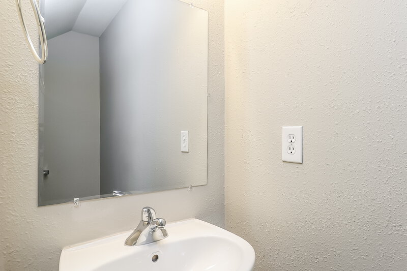 1,835/Mo, 333 Hunslet Cir Charlotte, NC 28206 Bathroom View 2