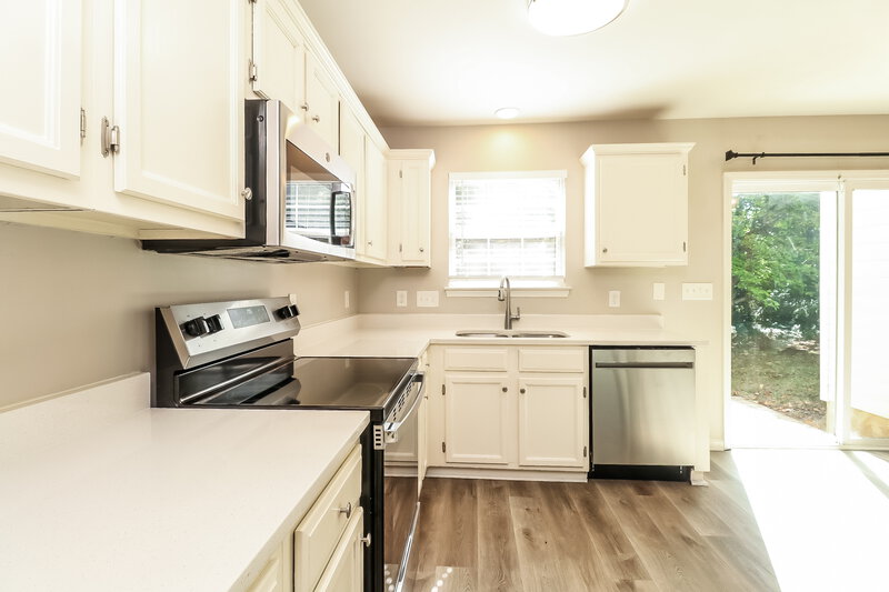 1,875/Mo, 6406 Nevin Rd Charlotte, NC 28262 Kitchen View