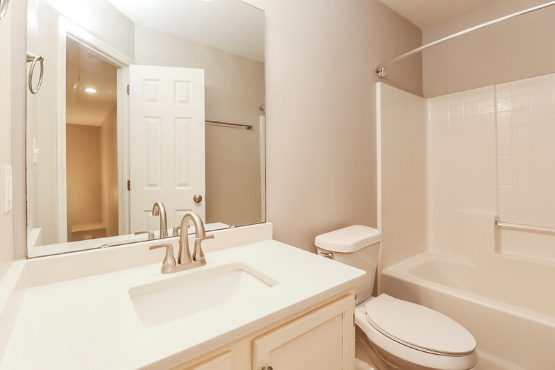 1,875/Mo, 6406 Nevin Rd Charlotte, NC 28262 Bathroom View