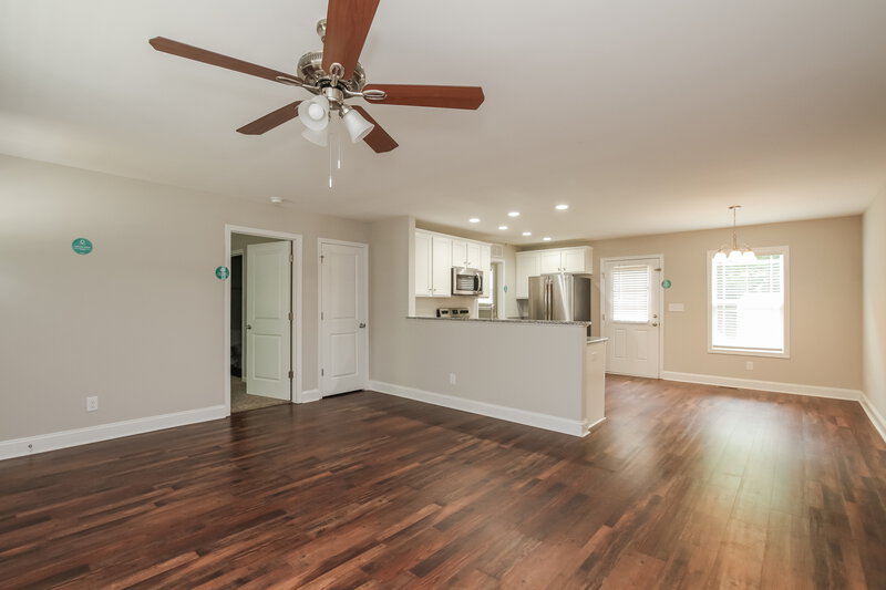 2,550/Mo, 8286 Historic Hill Dr Mt Pleasant, NC 28124 Living Room View 3