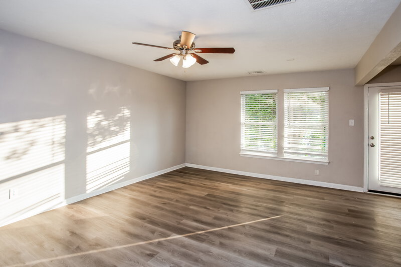 1,870/Mo, 831 Littleton Dr Concord, NC 28025 Living Room View 4