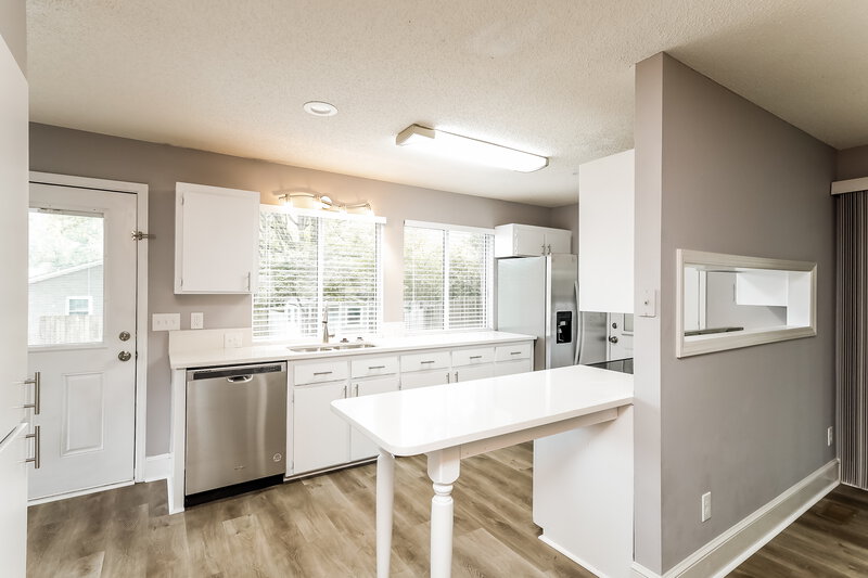 1,965/Mo, 304 S Westover Dr Monroe, NC 28112 Kitchen View
