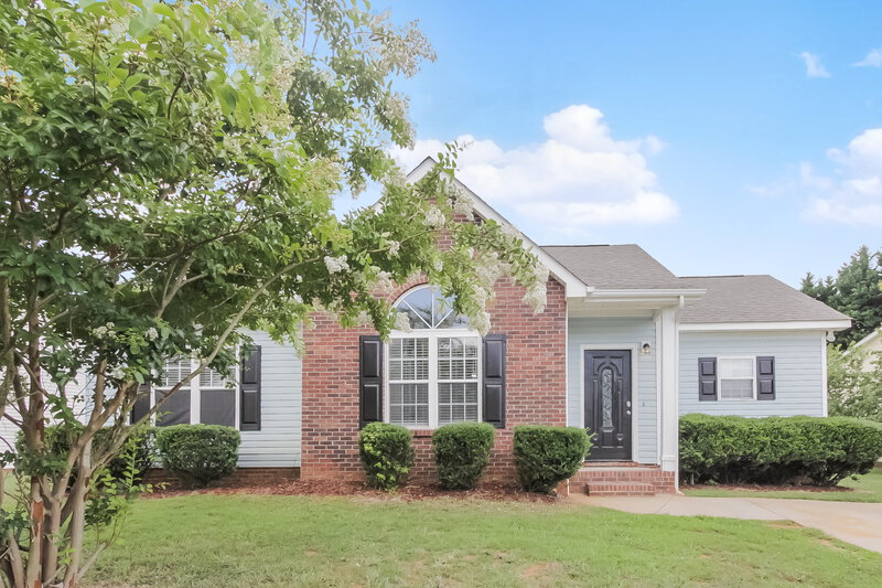 1,740/Mo, 6414 Pence Grove Rd Charlotte, NC 28215 Front View