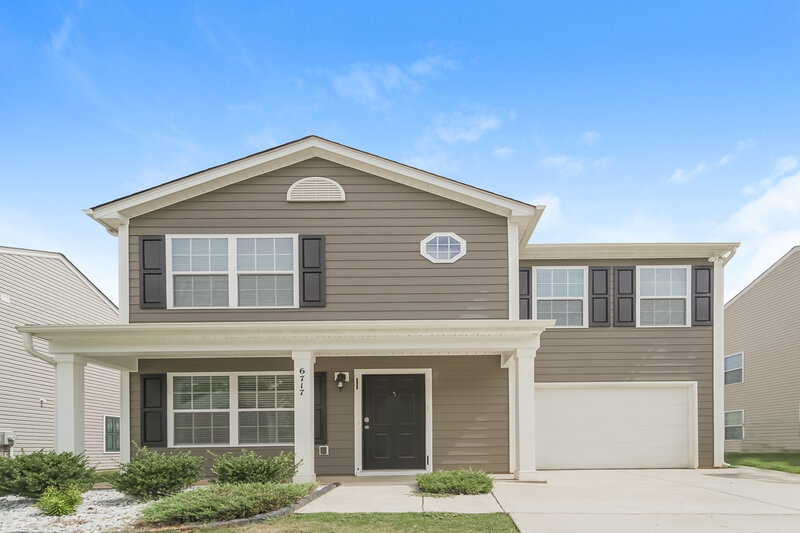 1,865/Mo, 6717 Broad Valley Ct. Charlotte, NC 28216 Front View 2