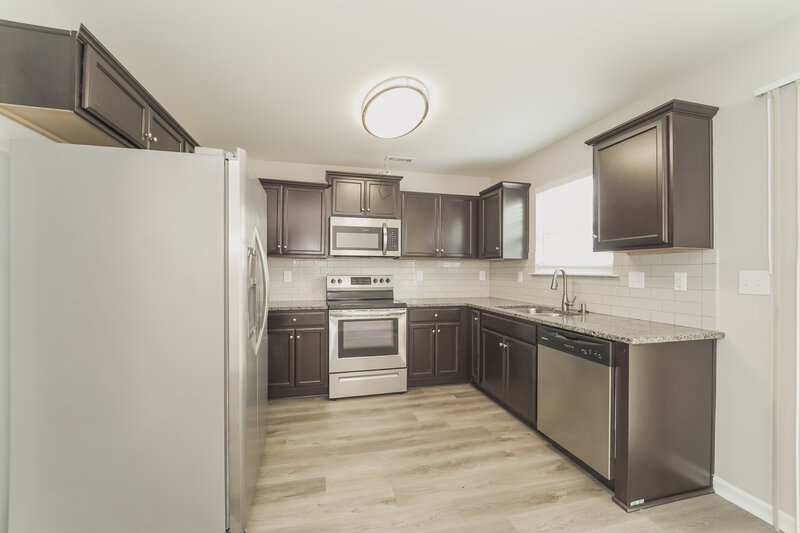 1,865/Mo, 6717 Broad Valley Ct. Charlotte, NC 28216 Kitchen View