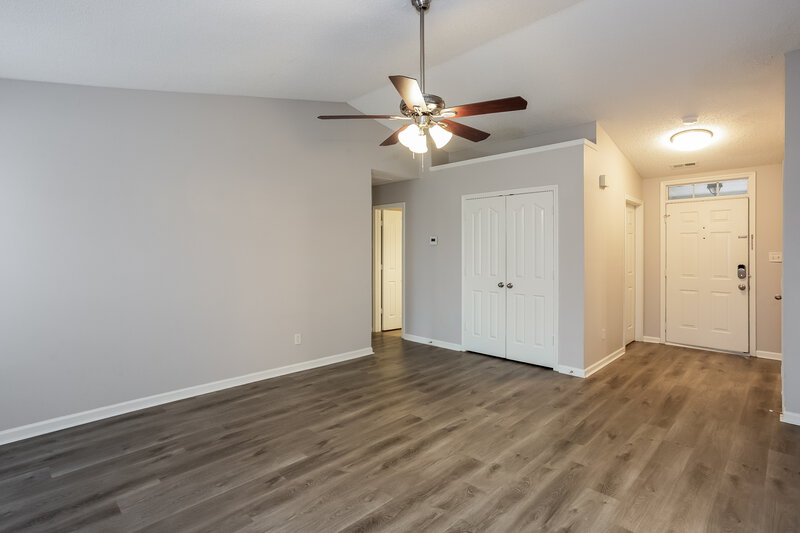 1,640/Mo, 1003 Salmon River Monroe, NC 28110 Living Room View