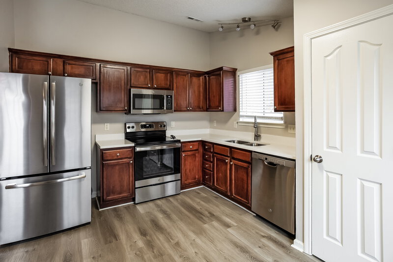 1,640/Mo, 1003 Salmon River Monroe, NC 28110 Kitchen View