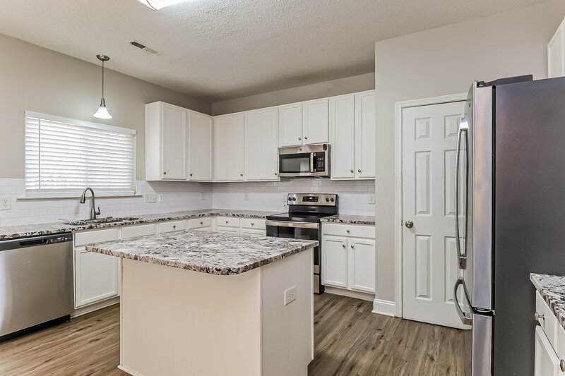 1,835/Mo, 414 Tribune Dr Charlotte, NC 28214 Kitchen View 2