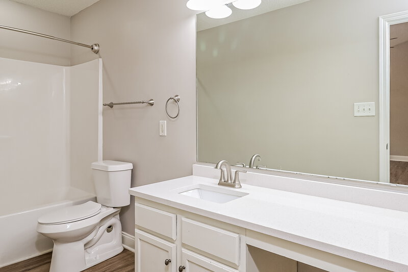 1,835/Mo, 414 Tribune Dr Charlotte, NC 28214 Bathroom View