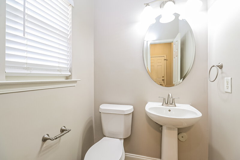 1,835/Mo, 414 Tribune Dr Charlotte, NC 28214 Bathroom View 2