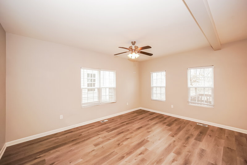 1,800/Mo, 111 Lookout Point Pl Mooresville, NC 28115 Living Room View