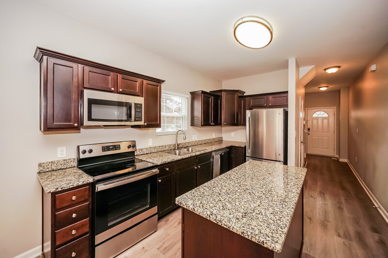 1,800/Mo, 111 Lookout Point Pl Mooresville, NC 28115 Kitchen View