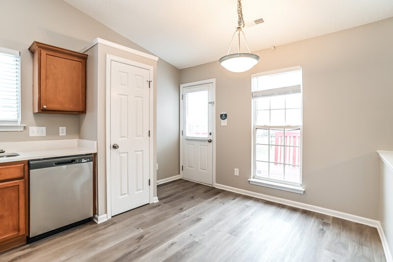 1,805/Mo, 5720 Shining Oak Ln Charlotte, NC 28269 Dining Room View