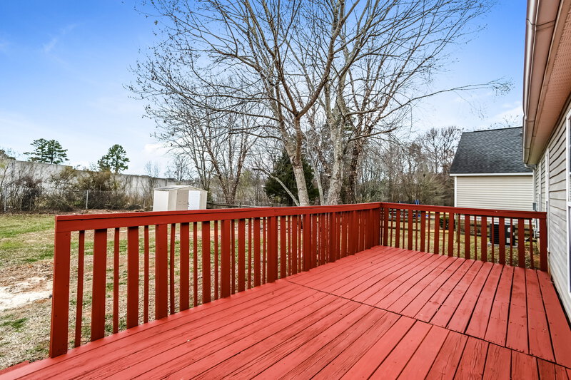 1,805/Mo, 5720 Shining Oak Ln Charlotte, NC 28269 Deck View