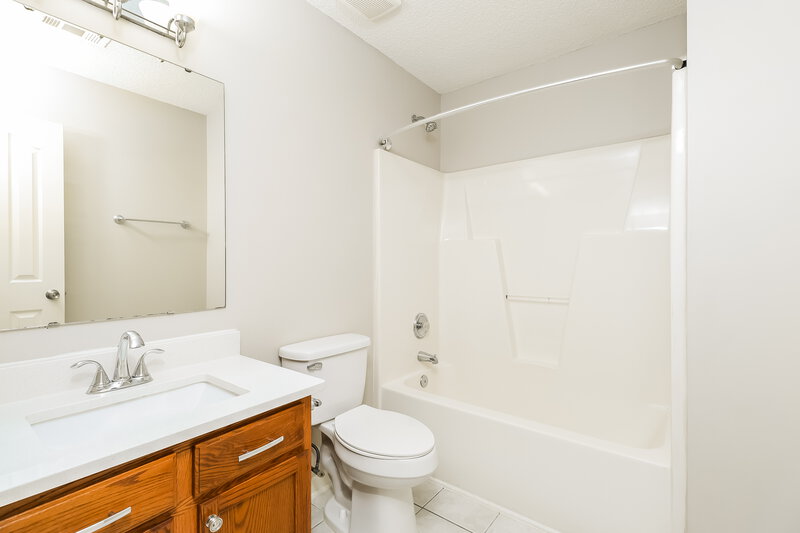 1,735/Mo, 10328 Taftnale Ct Charlotte, NC 28214 Bathroom View