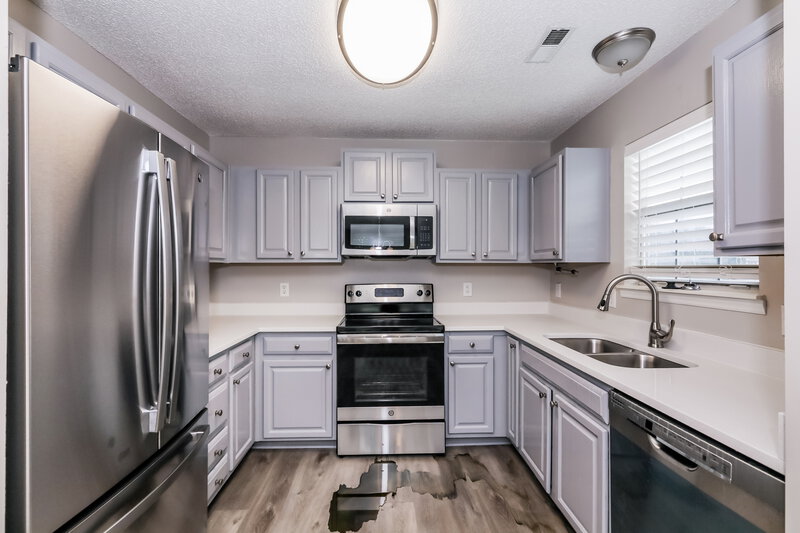 2,320/Mo, 9922 Patrick Springs Ct Matthews, NC 28105 Kitchen View