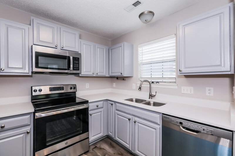 2,320/Mo, 9922 Patrick Springs Ct Matthews, NC 28105 Kitchen View 2