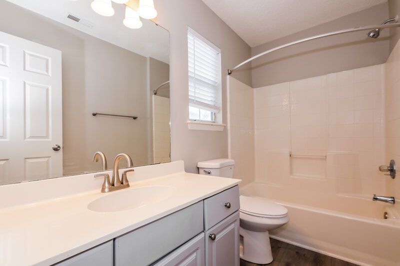 2,320/Mo, 9922 Patrick Springs Ct Matthews, NC 28105 Bathroom View