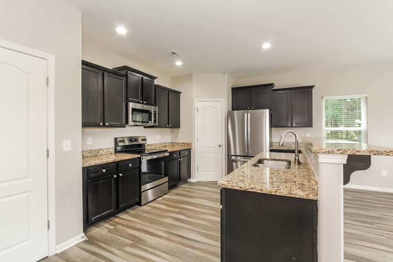 2,860/Mo, 1157 Black Diamond Dr Dallas, NC 28034 Kitchen View